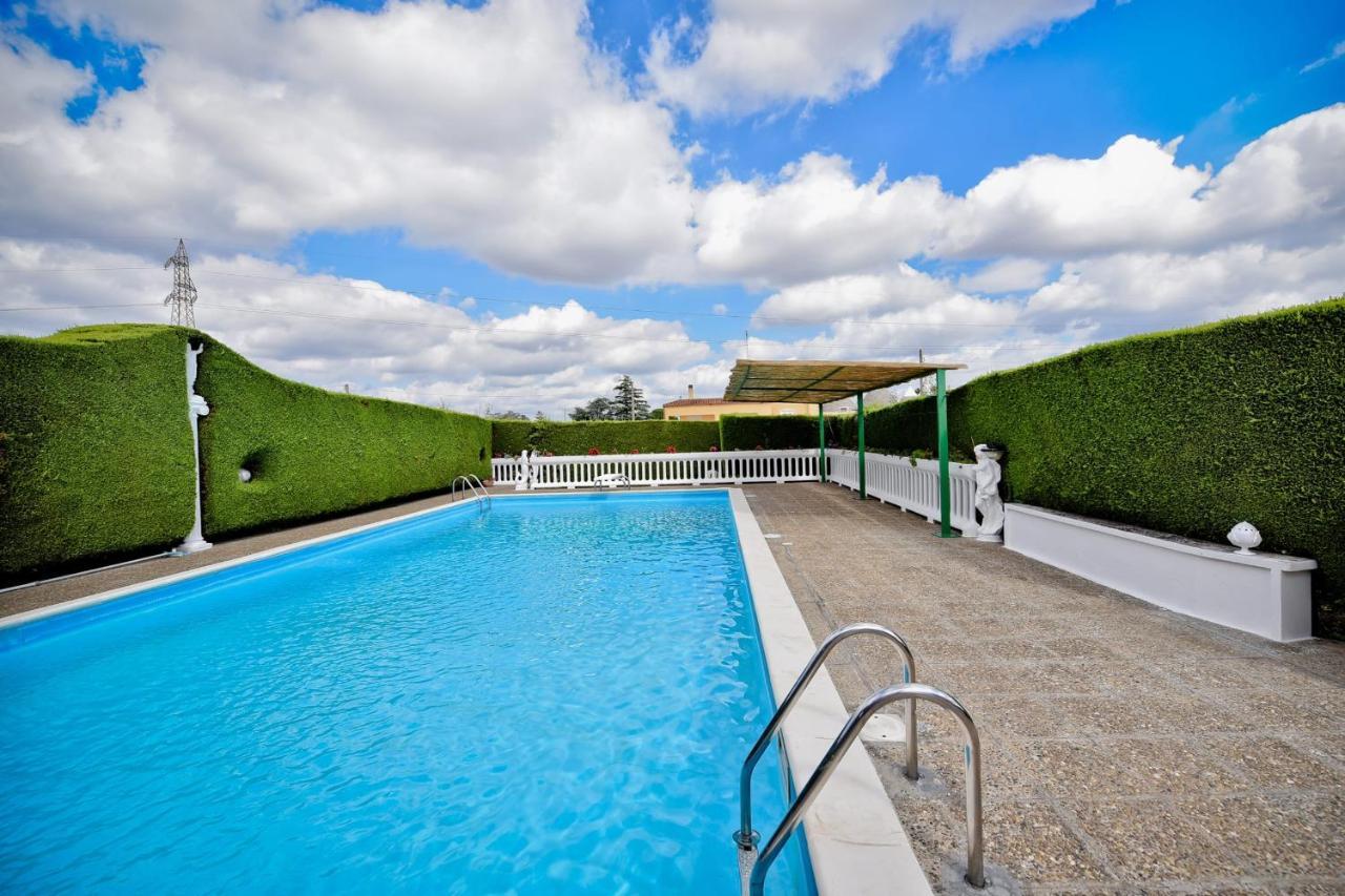 I Cinque Trulli With Swimming Pool Villa Martina Franca Buitenkant foto