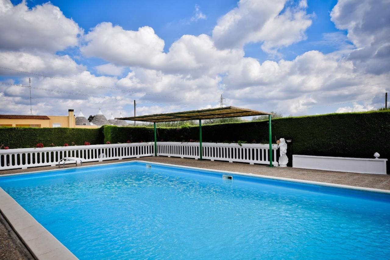 I Cinque Trulli With Swimming Pool Villa Martina Franca Buitenkant foto