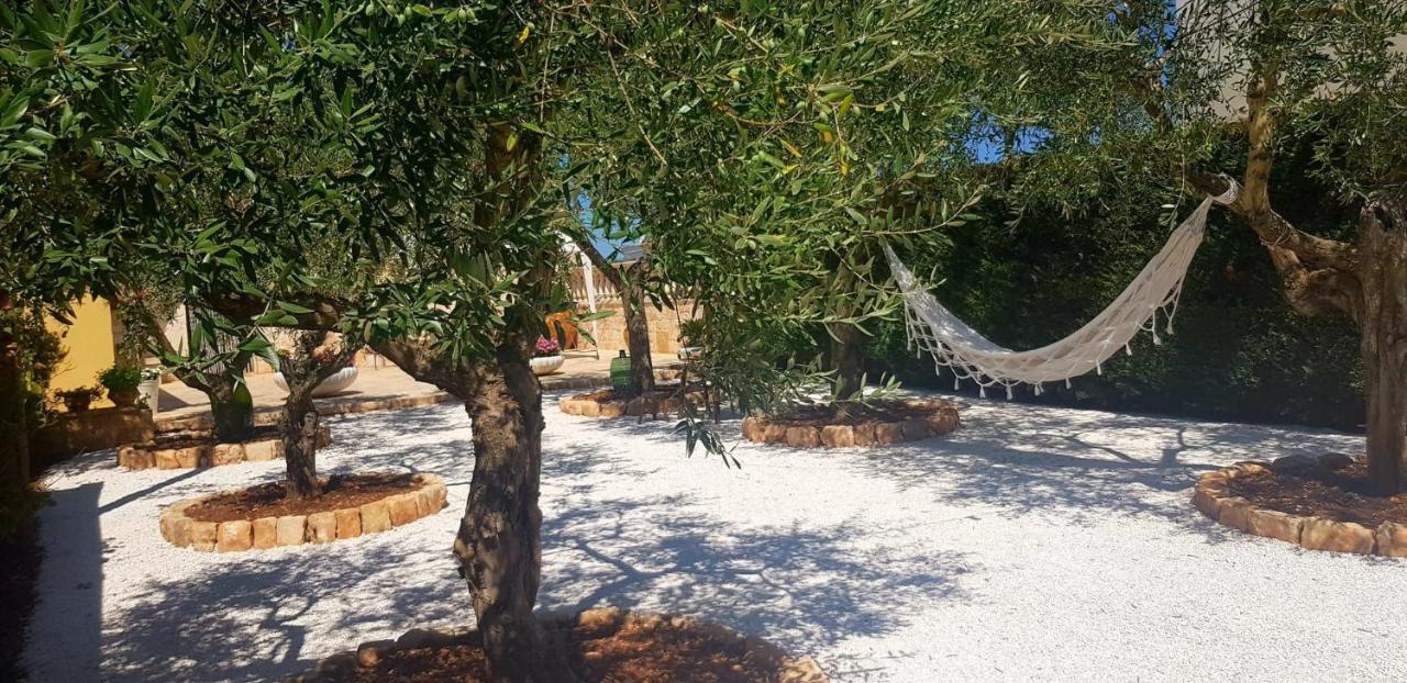 I Cinque Trulli With Swimming Pool Villa Martina Franca Buitenkant foto